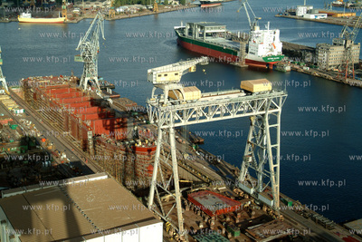 Stocznia Gdynia S.A.14.09.2002fot. Wojtek Jakubowski...