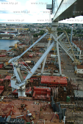 Stocznia Gdynia S.A.14.09.2002fot. Wojtek Jakubowski...