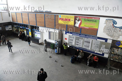 Dworzec autobusowy PKS w Gdansku. Hala dworca, informacja...