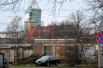 Gdansk. Koscoil sw. Jakuba widziany od strony ul. Rybaki...