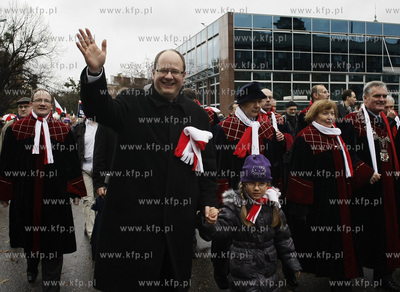Gdansk. Parada z okazji Swieta Niepodleglosci. Nz prezydent...