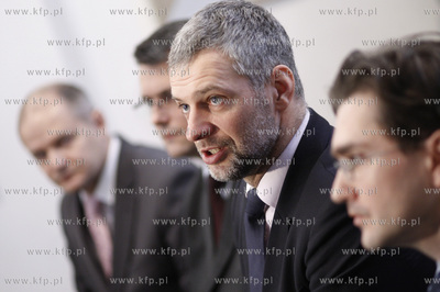 Gdansk. Galeria Mariacka. Konferencja prasowa posla...