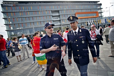 Gdansk Arena. Kibice wchodza na mecz mistrzostw europy...