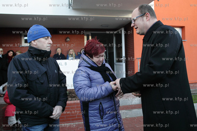 Uroczystosc przekazania kluczy nowym mieszkancom kamienic...