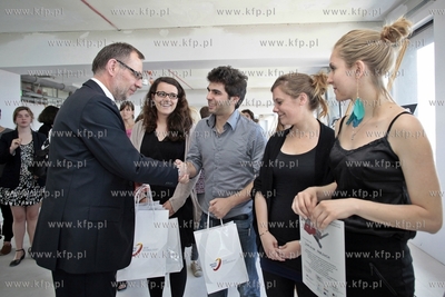 Uroczystosc prezentacji efektu pracy studentow i profesorow...