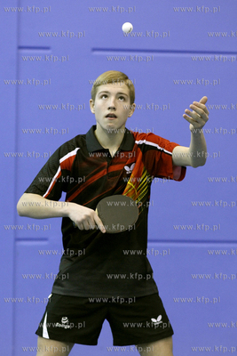 Tomasz Kotowski, tenisista stolowy. 18.11.2013 fot....