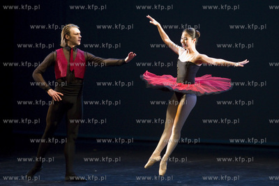 Opera Bałtycka. Opera? Si! - 
prelekcja sceniczna...