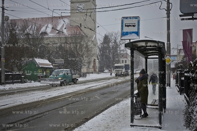 Gdańsk. Przystanek tramwajowy przy ulicy Mickiewicza....
