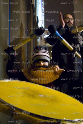 Manifestacja rodziców pod budynkiem  Kuratorium Oświaty...