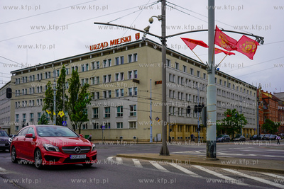 Flagi Manchester United na ulicach Gdańska. To zapowiedź...