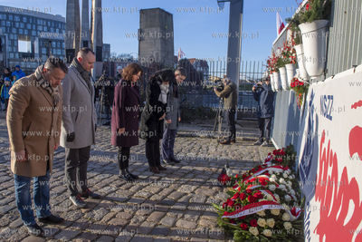 Plac Solidarności w Gdańsku. Uroczystość złożenia...