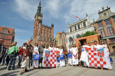 III Swiatowy Zjazd Gdanszczan. Parada Bursztynu
23.05.2010
fot....