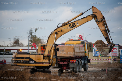 Gdansk. Budowa wezla drogowego Karczemki i trasy WZ....
