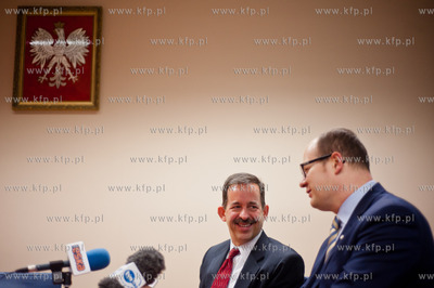 Gdansk. Urzad Miejski. Konferencja prasowa z udzialem...