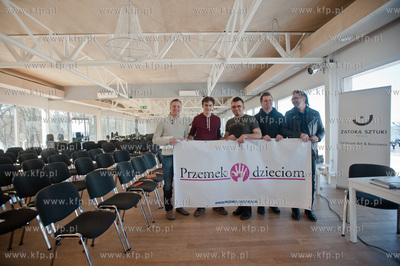 opot. Zatoka Sztuki. Charytatywne spotkanie z kabaretem...