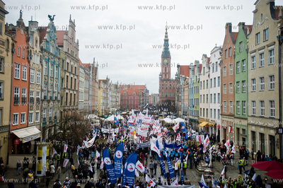 Gdansk. Dlugi Targ. Manifestacja niezadowolonia, zorganizowana...