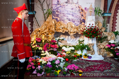 Gdansk.Wielka Sobota w kosciele sw. Franciszka z Asyzu....