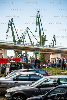 Gdansk. Podworko ulic Robotniczej i Jana z Kolna. Sasiedzi...