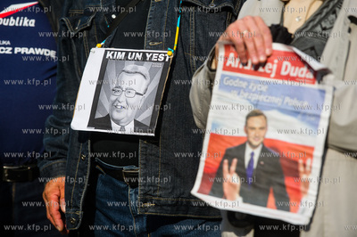 Gdansk. Plac pod pomnikiem Krola Jana III Sobieskiego....