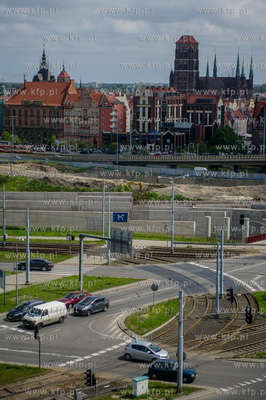 Gdansk. Budowa kompleksu uslugowo - handlowego Forum...