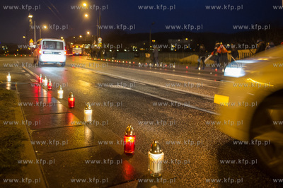 Gdynia. Obchody 45. rocznicy Grudnia '70. Apel poleglych...