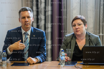 Gdansk. Sala konferencyjna hotelu Hilton. Wspolna konferencja...
