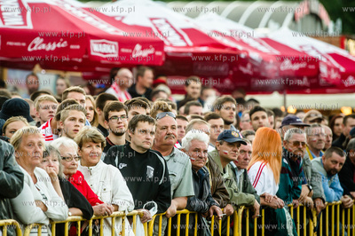 Gdansk. Targ Weglowy. Strefa kibica, gdzie mieszkancy...