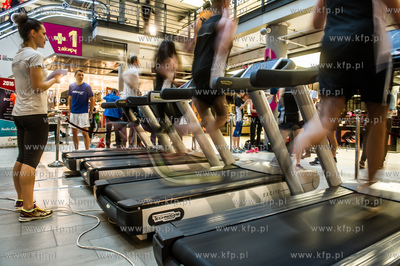 Gdańsk. Centrum Handlowe Manhattan. Charytatywna Bitwa...