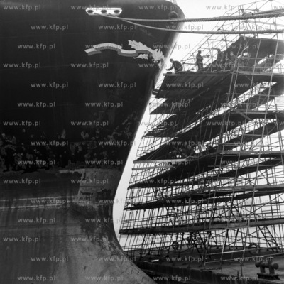 Konserwacja kadłuba statku Manifest Lipcowy w Gdańskiej...