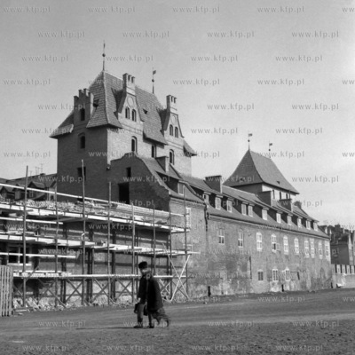 Odbudowa Zespołu Dworu Miejskiego, widok od strony...