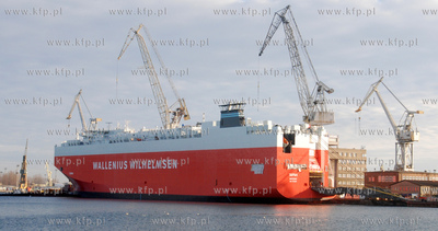 Taipan to Ro-Ro samochodowiec wielkogabarytowy i wielopokladowy...