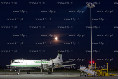 Gdansk, Rebiechowo. Nz. Lockheed L-188C Electra linii...