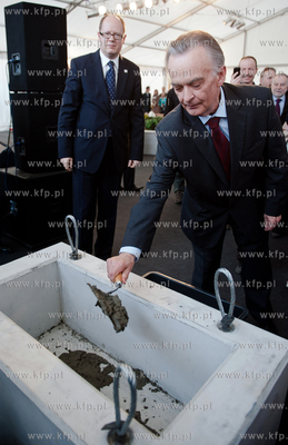 Uroczyste poswiecenie i wmurowanie kamienia wegielnego...