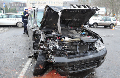 Wypadek na Alei Grunwaldzkiej na wysokości skrzyżowania...