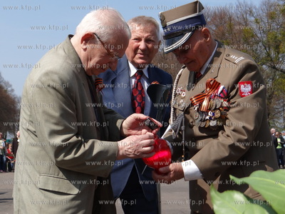 Uroczystosci z okazji zakonczenia II wojny swiatowej...