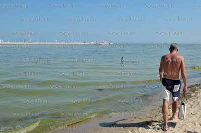 Sopot. Plaza. Zakaz kapieli w wodach Zatoki Gdanskiej...