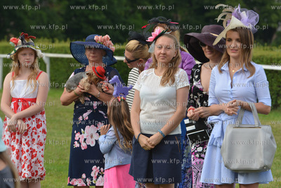 Konkurs Modowy na najlepszy kapelusz rozganizowany...