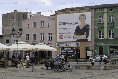 Rynek w Kościerzynie. Biuro poselskie Barbary Nowackiej....