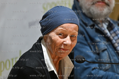 Biblioteka Sopocka. SOPOTEKA. Głośne czytanie fragmentów...