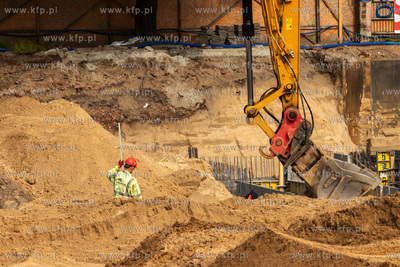 Budowa basenu przy skrzyżowaniu ulic Kościuszki z...