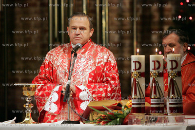 Ksiadz Pralat Henryk Jankowski obchodzi swoje imieniny....