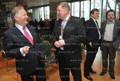 Warszawa. Siedziba Gieldy Papierow Wartosciowych. Prezentacja...