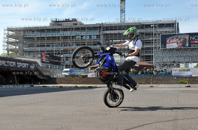Mateusz z Sopotu doskonali swoje umiejetnosci jazdy...