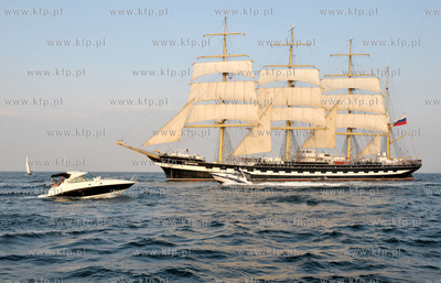 Wielka parada zaglowcow po Zatoce Gdanskiej na zakonczenie...