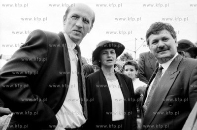 Wojewoda gdanski Maciej Plazynski, Danuta Walesa i...