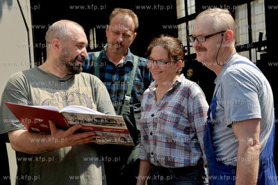 Sesja zdjeciowa w zajezdni Wrzeszcz zwiazana z ukazaniem...