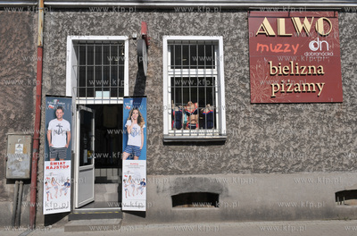 Kościerzyna. Ul. Partyzantów. Sklep  z bielizną...
