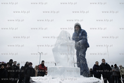 Gdynia. Bulwar nadmorski. II Festiwal Rzezb Lodowych.
07.02.2010
fot....