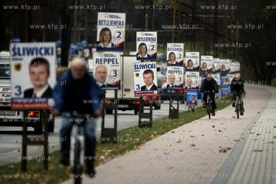 Gdynia. Al. Zwyciestwa. Kampania wyborcza do wyborow...