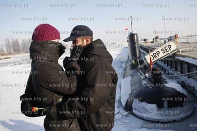 Gdynia Oksywie. Port Wojenny. ORP Bielik wraca z Morza...